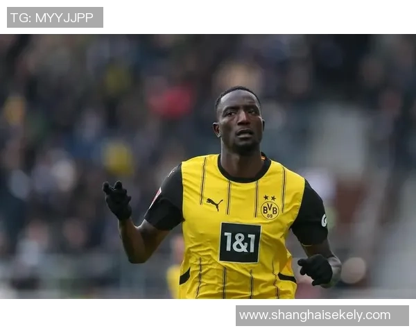 吉拉西留在多特更明智，莱万转会巴萨与沙特年薪对比分析